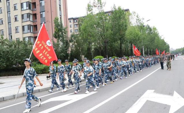 entit, 名学生分成 entit, 名学生分成