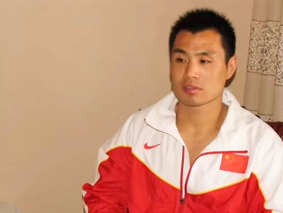 南队选手, 把他送到郓 南队选手, 把他送到郓