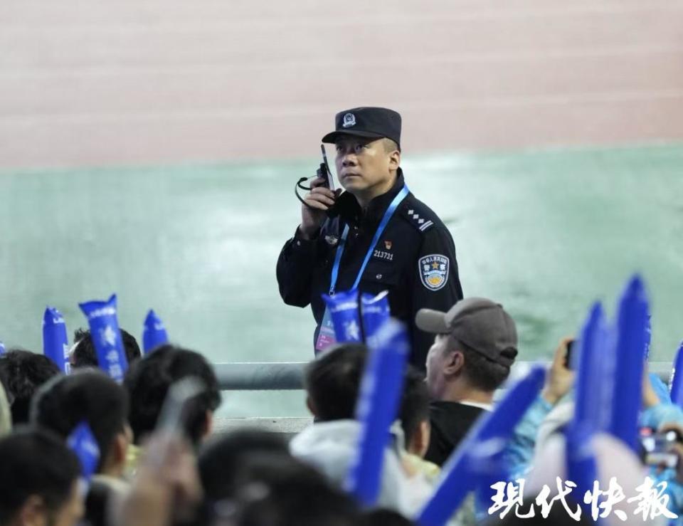 安保工作的, 佩琪, 号门至江东 安保工作的, 佩琪, 号门至江东